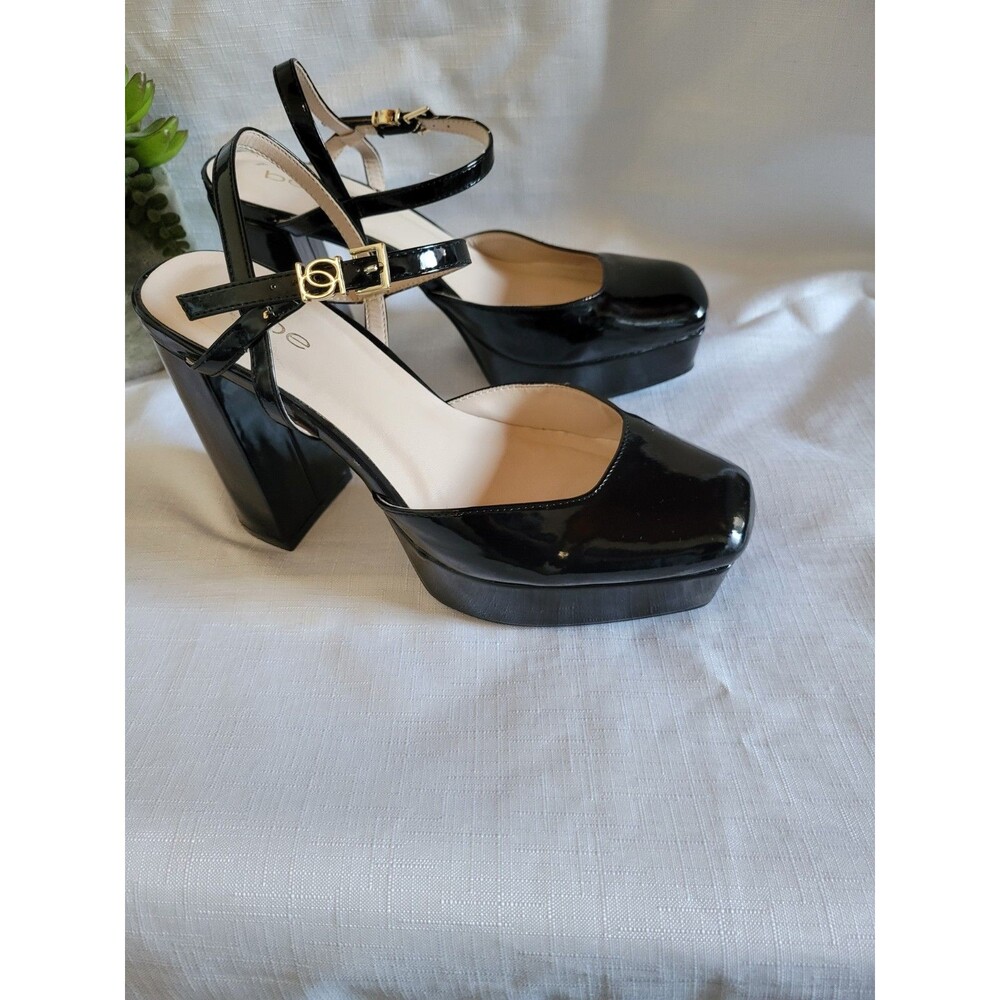 Bebe Women’s Chunky High Heel Shiney Black Ankle Strap Sz  8 Gold Buckle